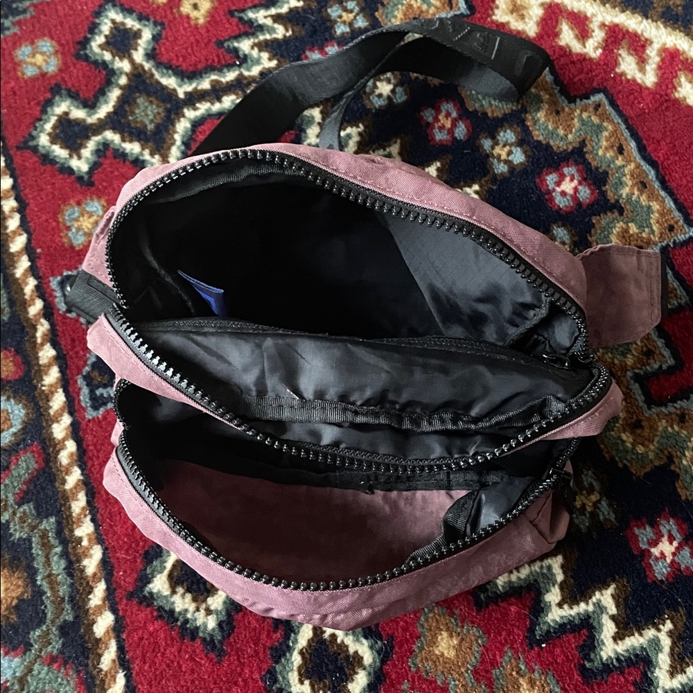 BAGGU Fanny Pack - Picture 2 of 3